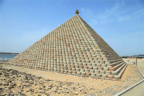 earliest china pyramids